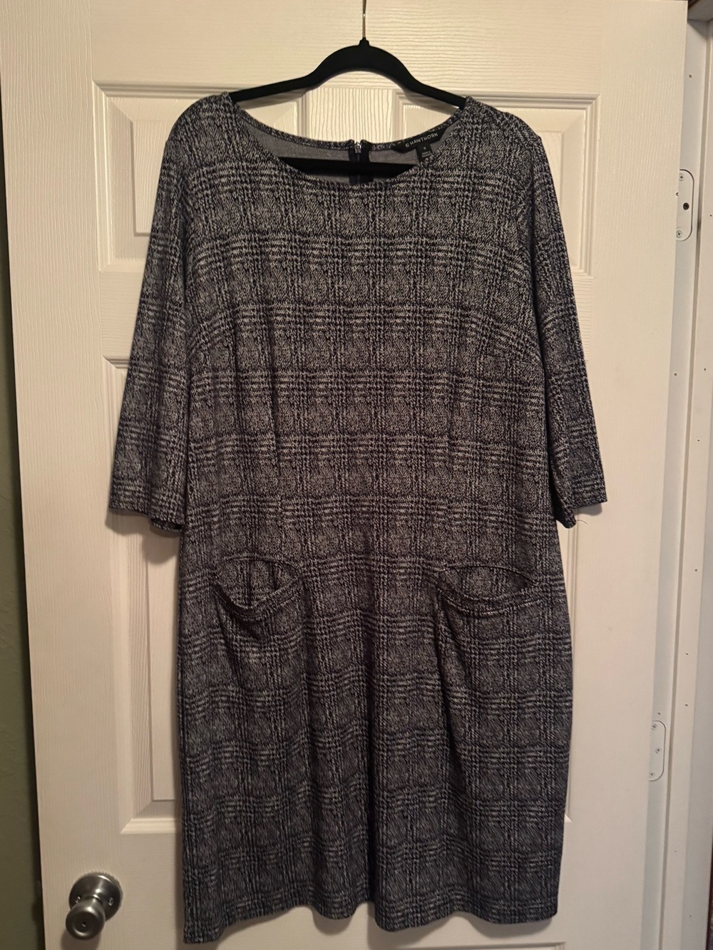 41 Hawthorn Sz 1X Navy White Patterned Sheath Dress w/ front pockets, back zip